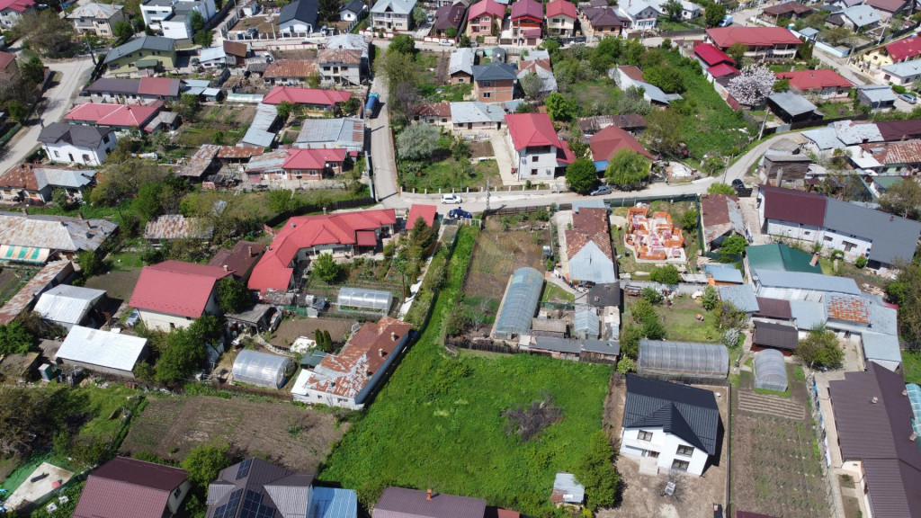 Afacere!!! Teren intravilan - Urbanism pentru 3 case - Gaze