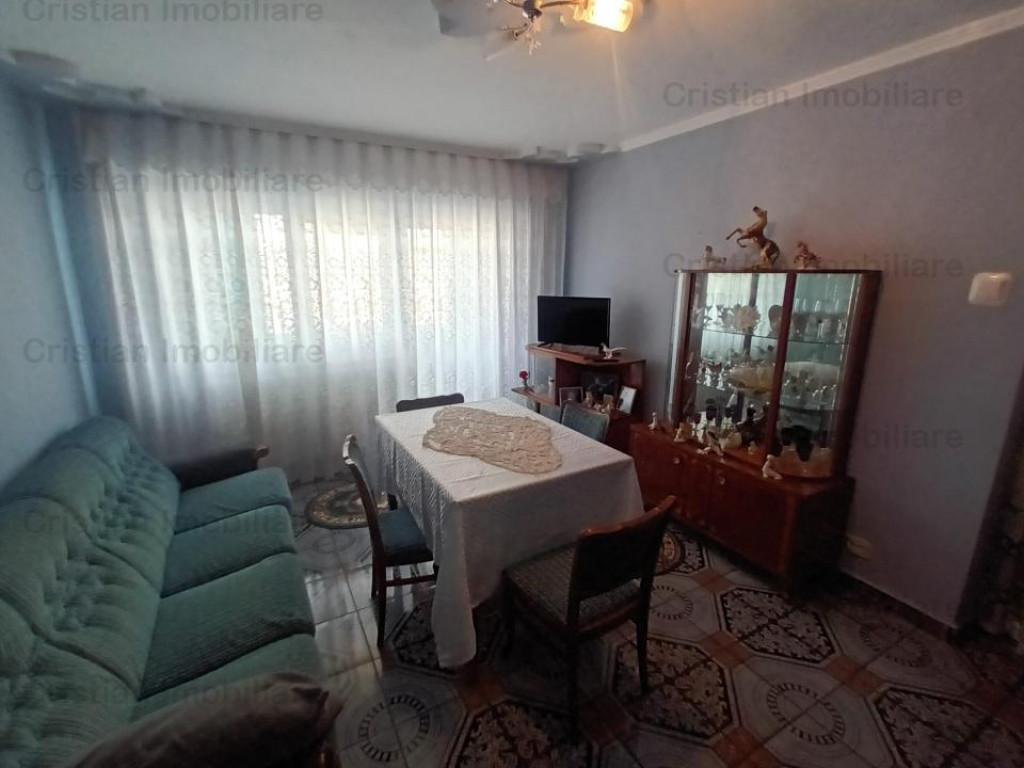 Apartament 3 camere confort 1 decomandat zona Vidin