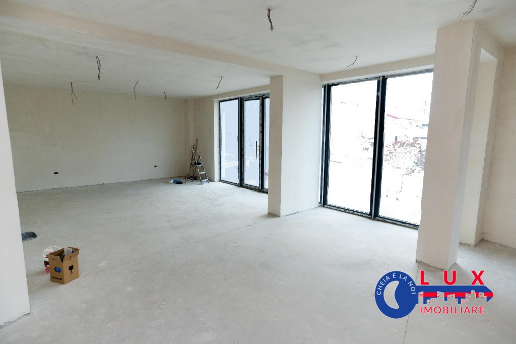 ID 6138 Spațiu ULTRACENTRAL de VÂNZARE/ÎNCHIRIERE