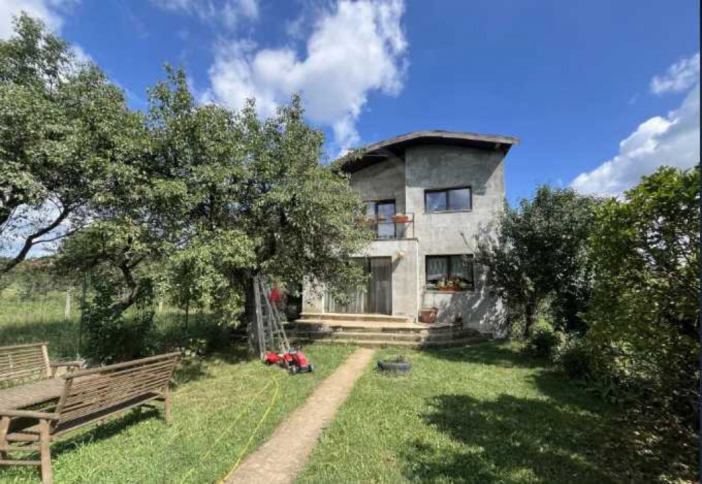 Casa individuala,Luna de Sus