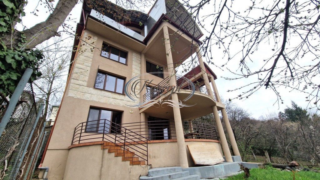 Casa exclusivista pentru birouri/salon sau locuinta