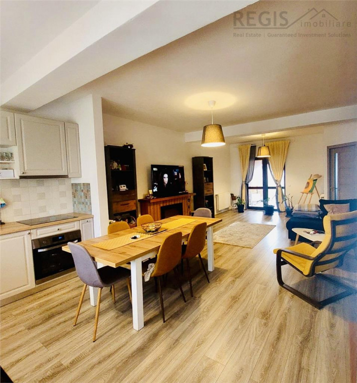 Casa Tip Duplex 4 camere curte generoasa, Sanpetru