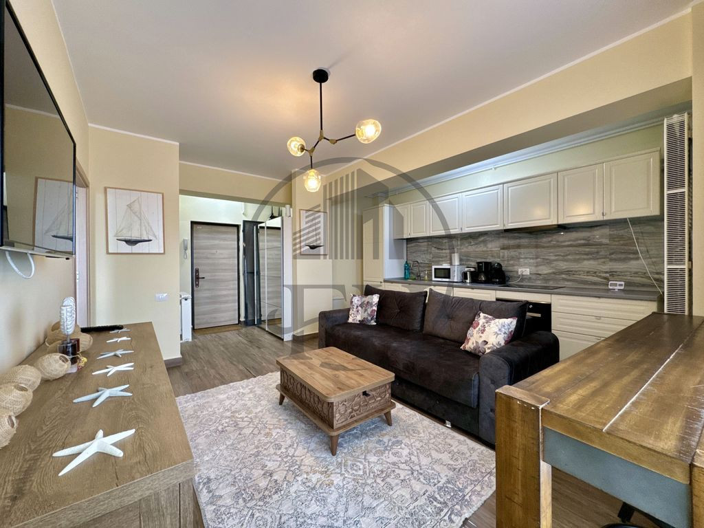 Apartament cu 2 camere de vânzare, Mamaia, vedere la mare