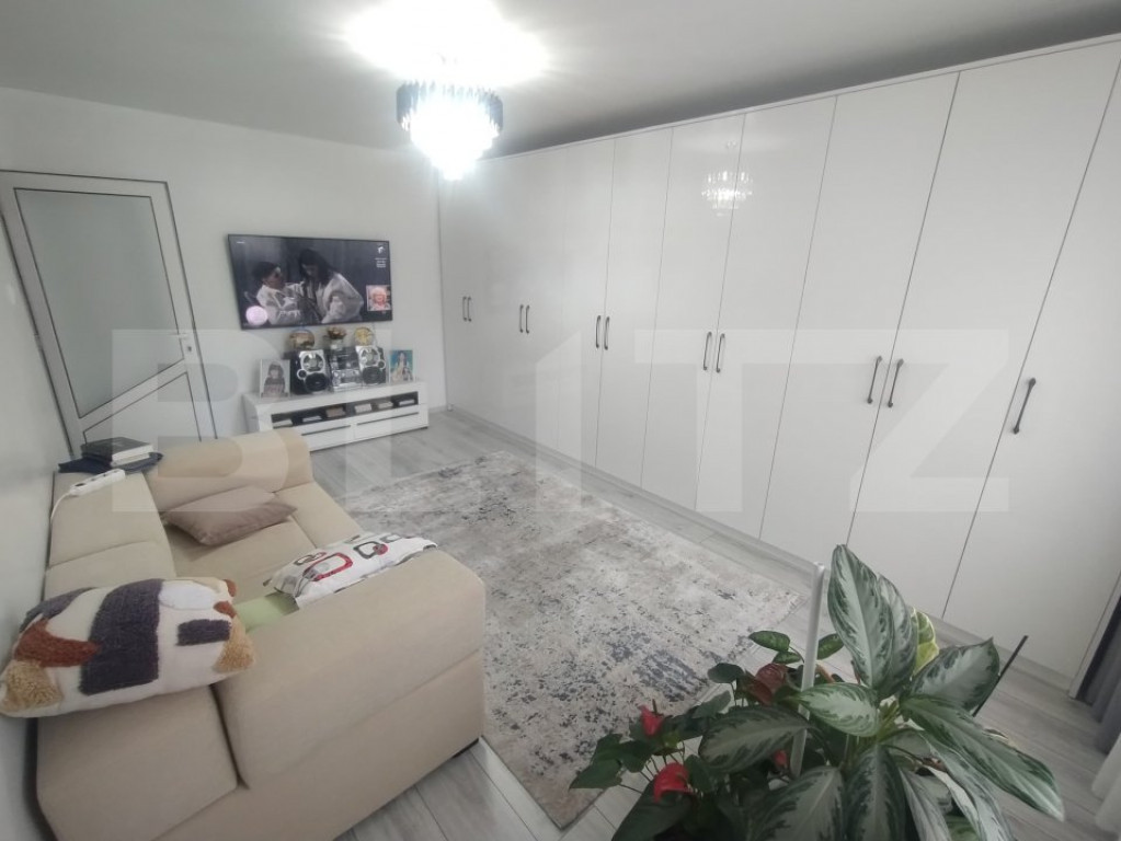 Apartament 2 camere,48mp,decomandat,etaj 3,zona centrala Nas