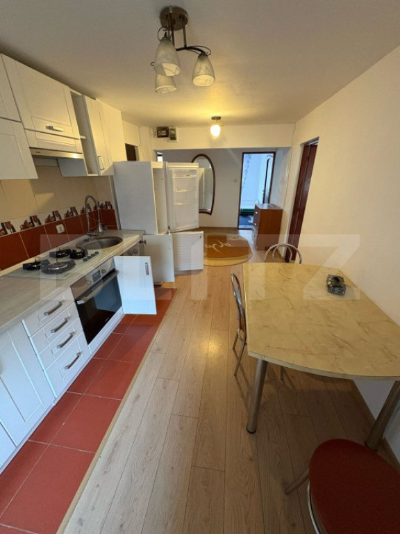 Apartament cu 4 camere, 80 mp, etaj 2, Bistrita