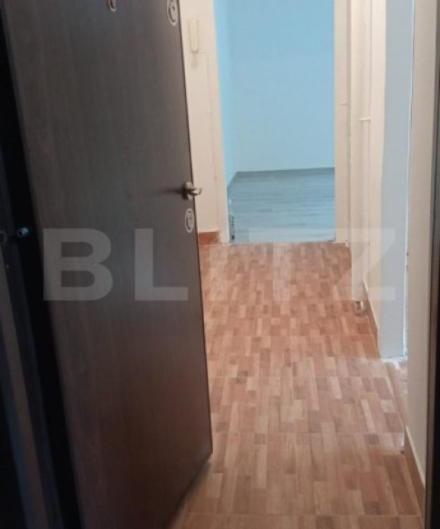 Apartament semidecomnadat, 2 camere, 38 mp utili, zona Compl
