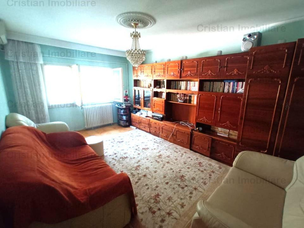 Bariera CONFORT 1 Decomandat 3 camere SPATIOS ZONA LINISTIT