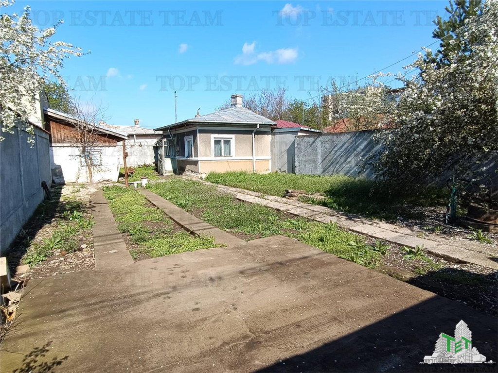 Teren vizavi de Complex Colloseum