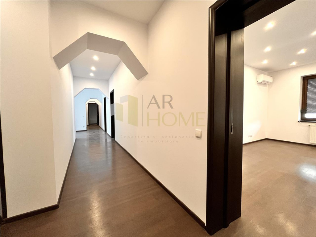 Spatiu comercial sau birouri, 147mp, ultracentral Ploiesti