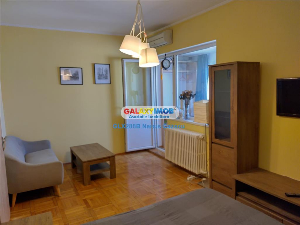 Maior Coravu metrou Muncii, garsoniera,mobilata,decomandata