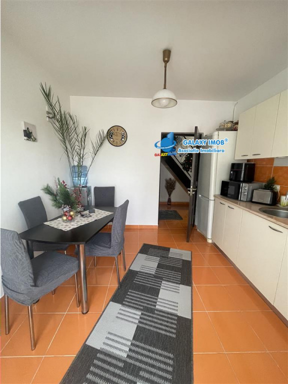 Apartament superb 3 camere cu scara interioara