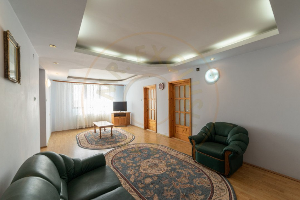 Vila - Piscina - Bradu!