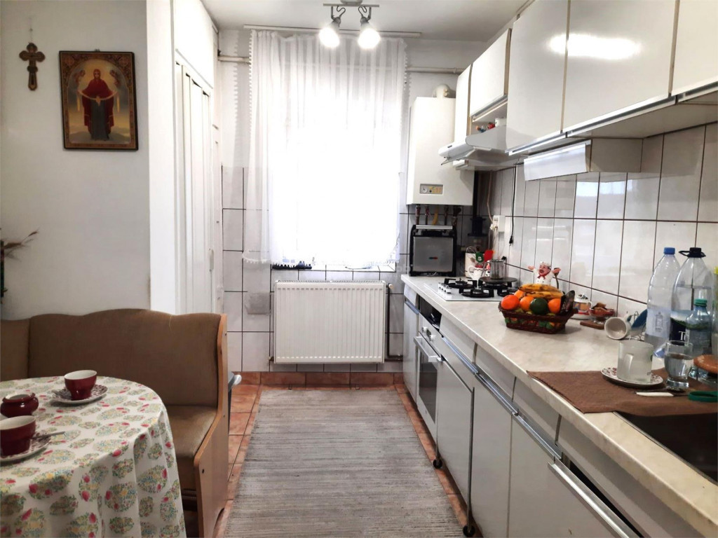 Apartament 3 Camere decomandat Oituz Zona Ursus