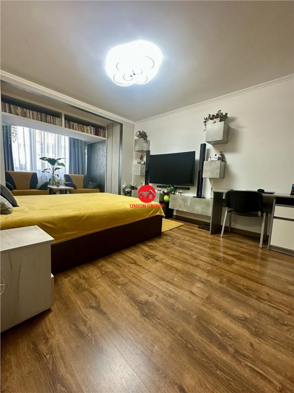 Apartament 3 Camere Renovat si Mobilat Complet, Etaj 2, Zona