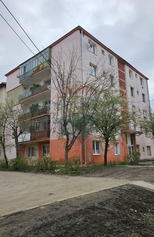 Etaj 2, apartament 2 camere confort 1 decomandat, Centru ...