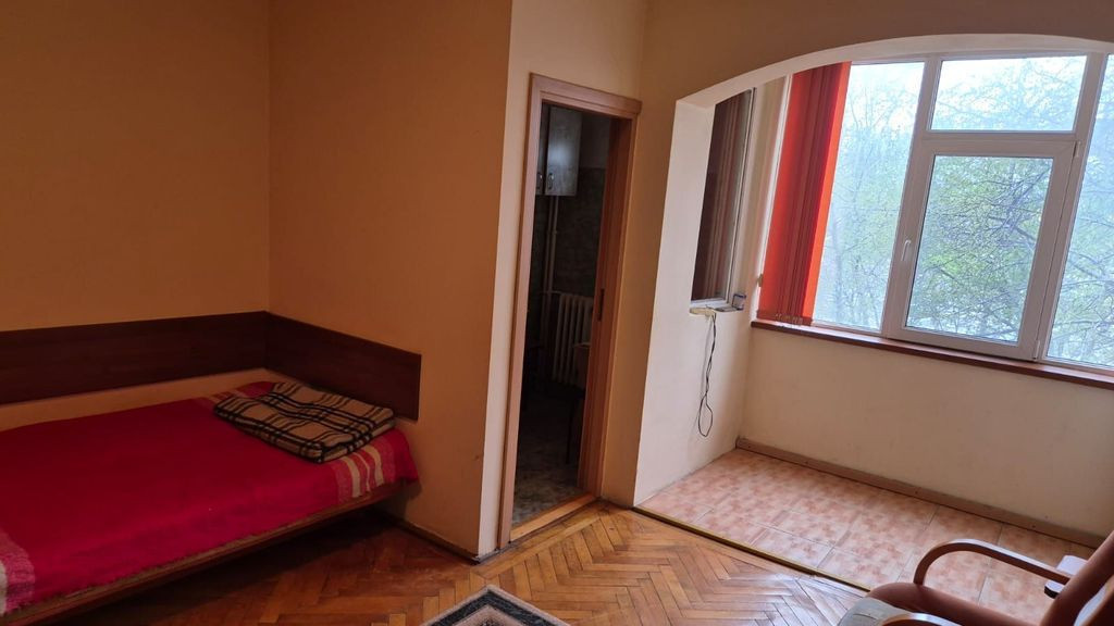 FAR SUPECO-garsoniera 30 mp et 1