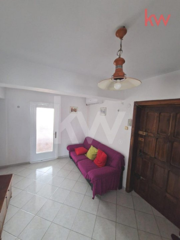 Apartament 3 camere spațios – Calea București, zona Teat