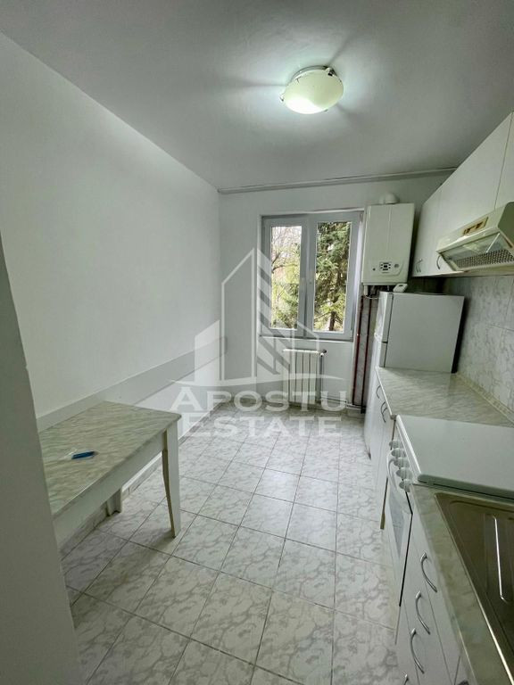 Apartament 2 camere,etaj2/4.centrala proprie,zona Tipogra...