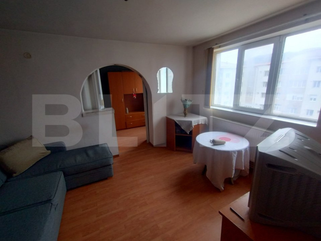 Apartament 2 camere,35mp,semidecomandat,etaj 4,oras Nasaud,z