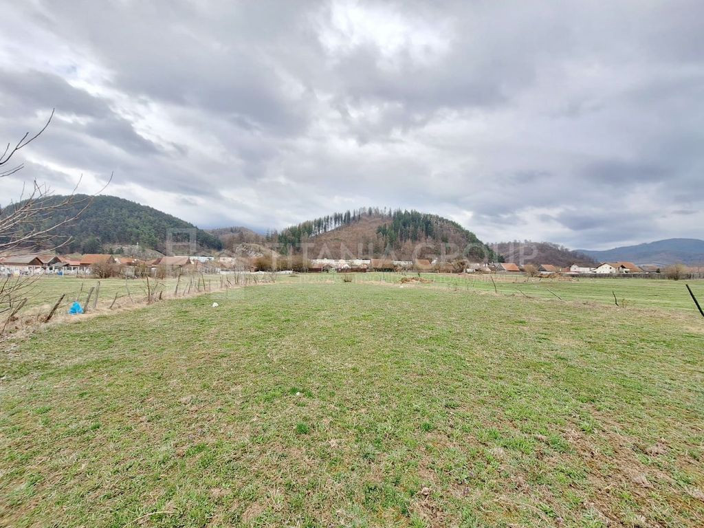 Teren intravilan cu priveliste in Rasnov, 1180 mp, COMISI...