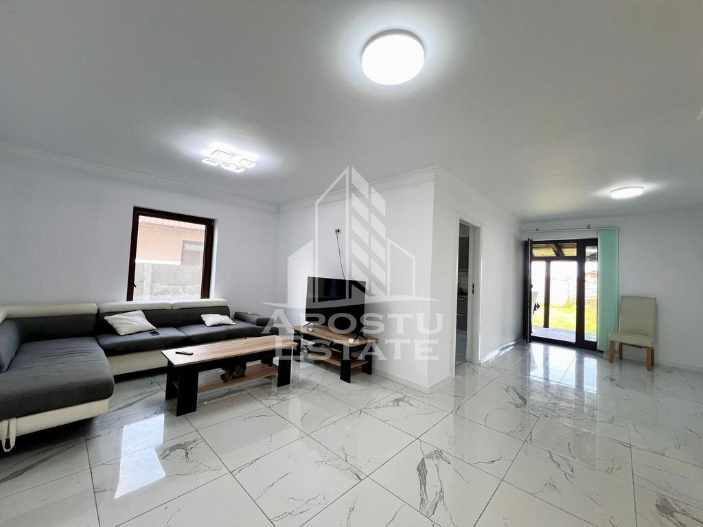 Jumatate de Duplex, 4 camere, PetFriendly, Locuri de parc...