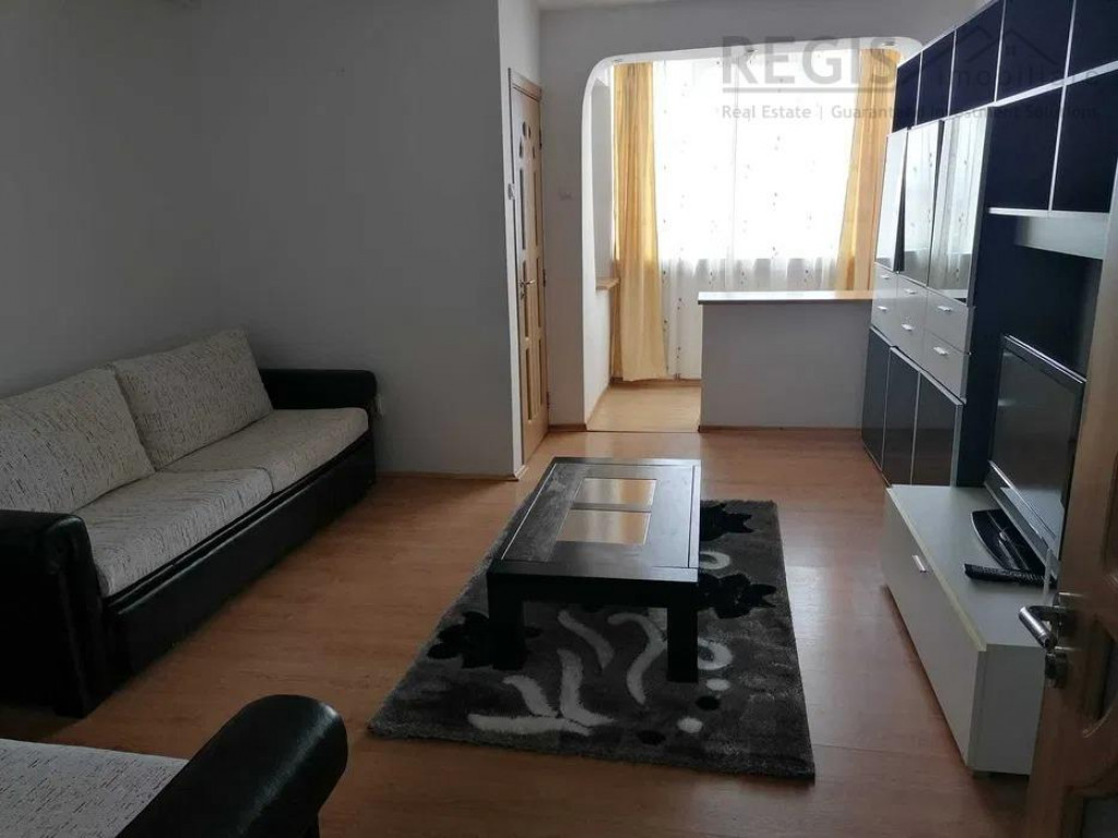 Garsoniera spatioasa in zona Tractorul/Coresi