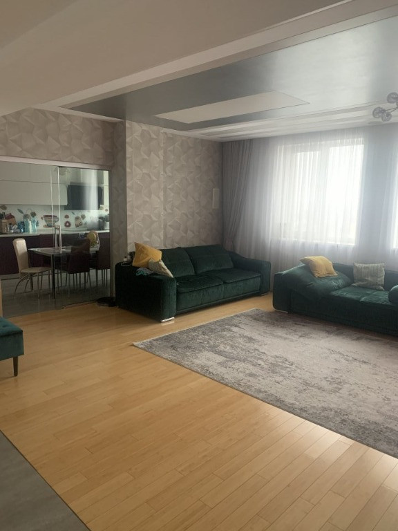 Apartament 4 camere Vitan-Barzesti