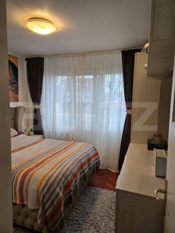 Apartament cu 3 camere, 65 mp, parter, decomandat, zona Brâ