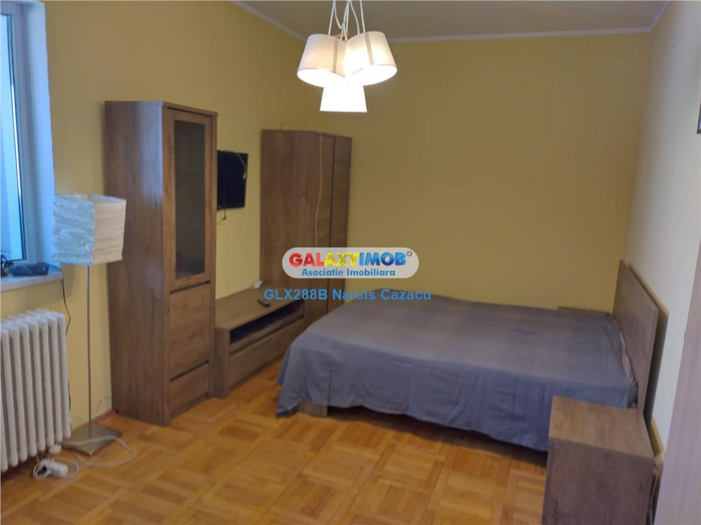 Maior Coravu garsoniera etaj 9, metrou ,decomandata