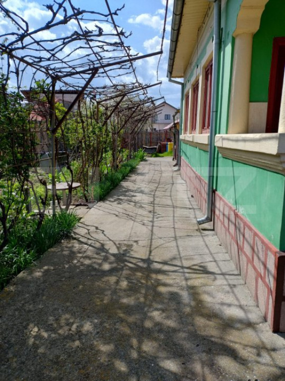 Casa regim P, 80mp, zona bisericii din Catargiu