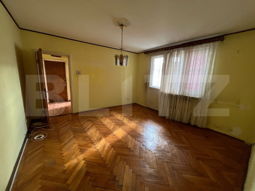 Apartament spatios de 3 camere, 72 mp, etaj 3, zona Garofite