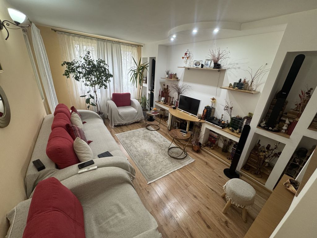 Apartament 3 camere zona Far