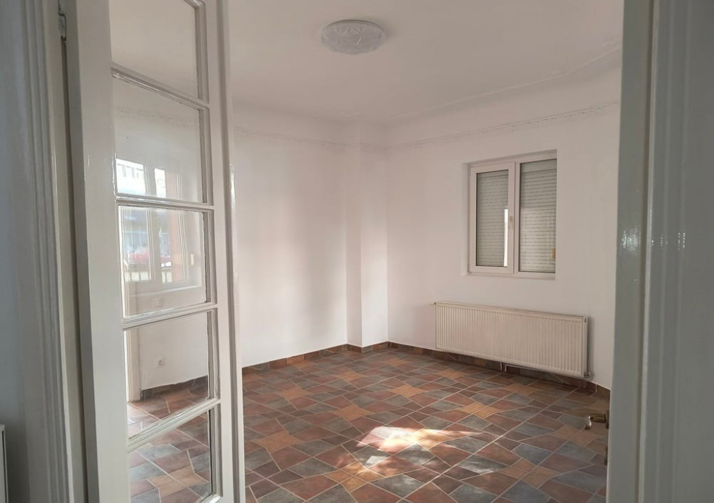 Lacul Tei, Vila, Spatioasa!