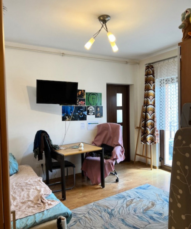 Garsoniera la bloc zona podul garii ,Mall , spital (central)