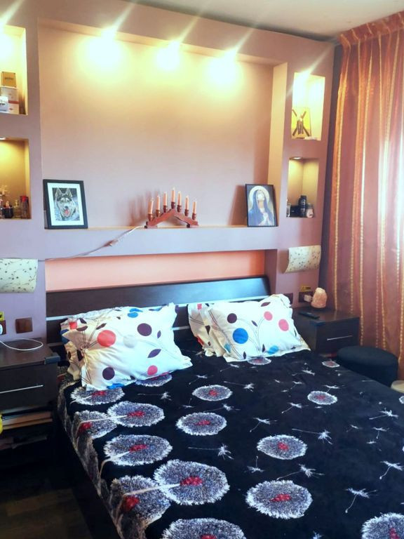 Apartament cu 2 camere, decomandat, mobilat - cartier Mic...