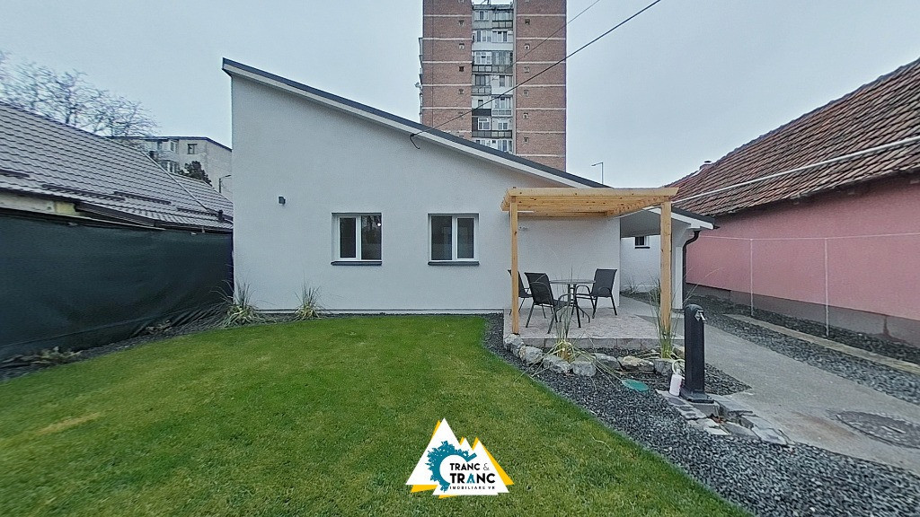 Casa versatila renovata in 2024 cu 4 camere in Sega