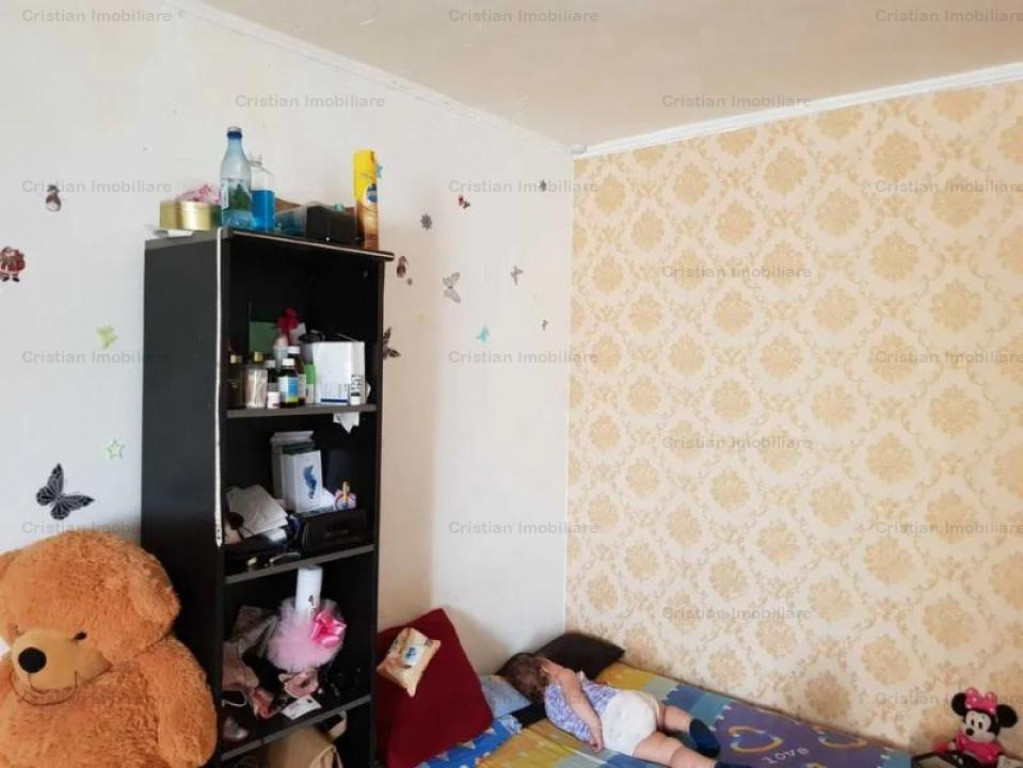 Scolilor-Obor Ap 1 cam etaj 3 Decomandat Mobilat partial