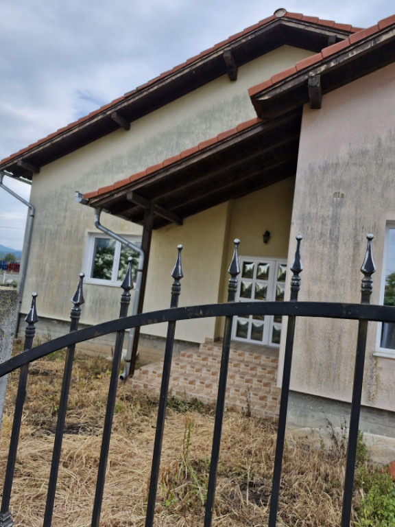 Casă de vânzare nouă