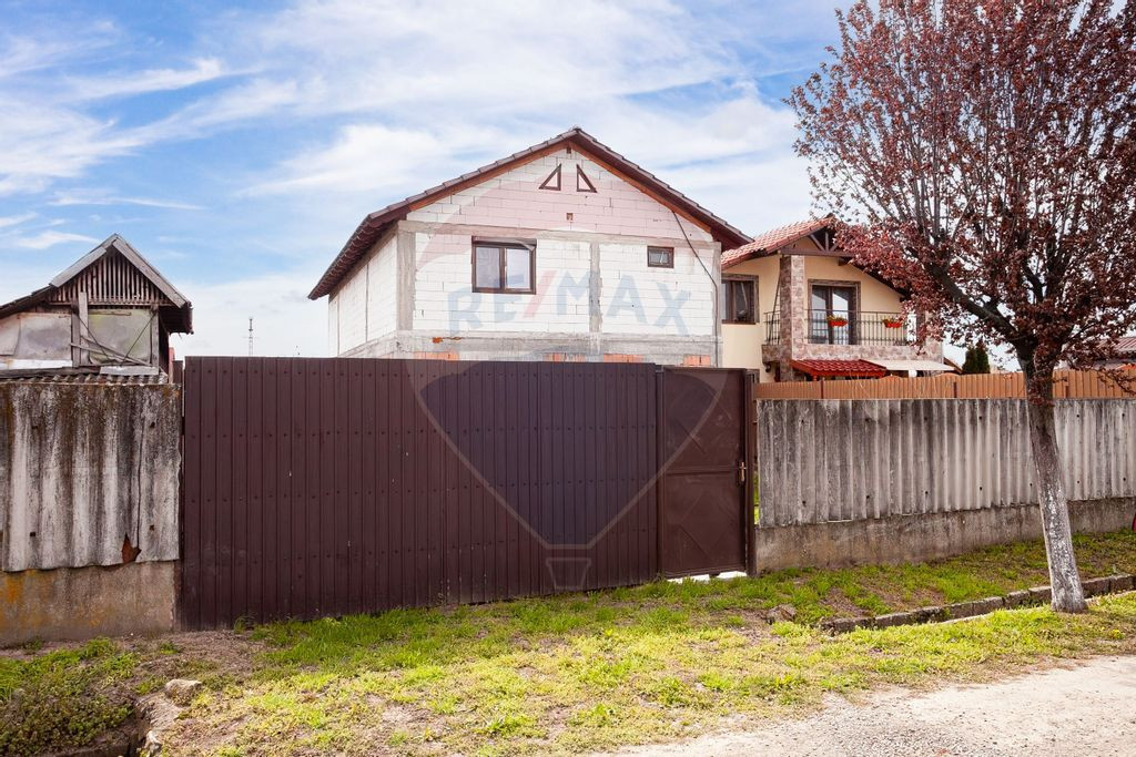 Casă la roșu P+1E+Pod, Pecica, FARA comision