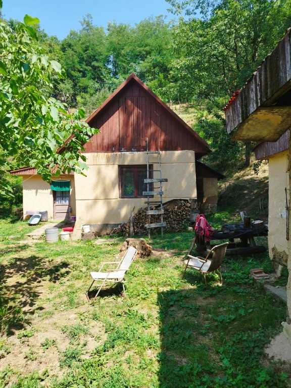 Dealul Florilor, casa 75 ari teren