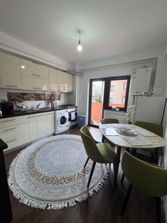 Apartament 2 camere, etaj intermediar, Radauti