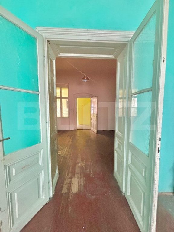 Cladire istorica renovata, apartament 2 camere, 74 mp, zona