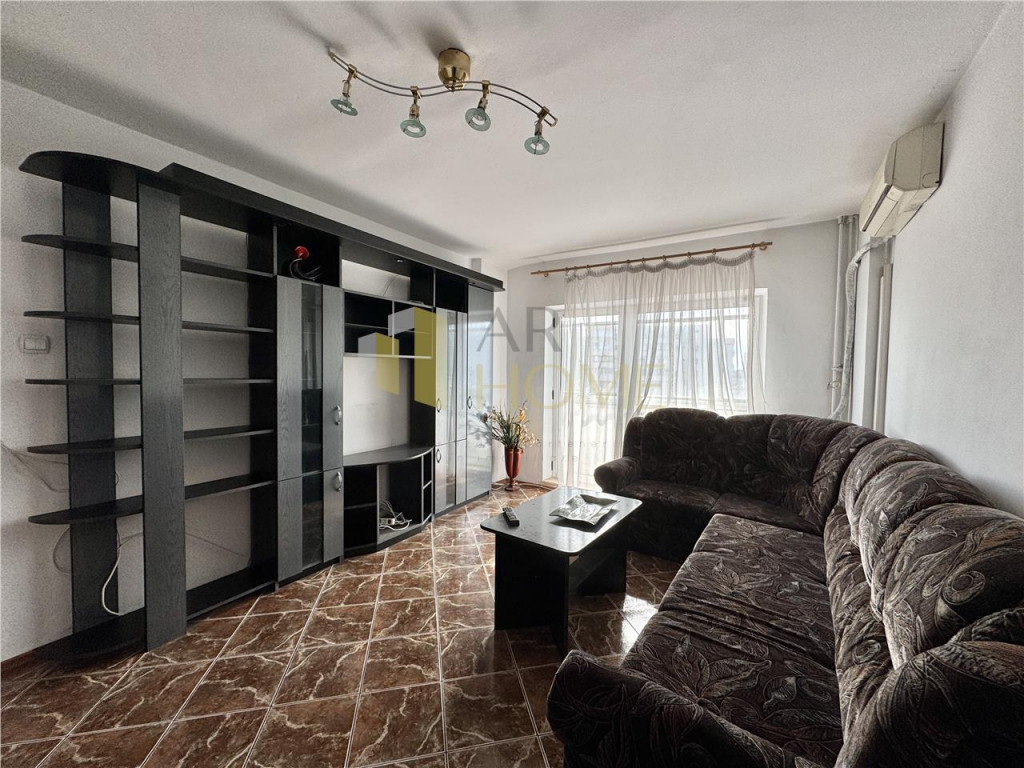 Apartament 3 camere, zona ultracentrala, spatios, 2 bai, 2