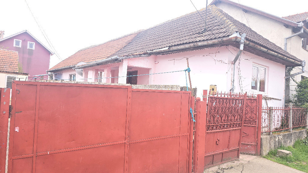 Vand casa pe un singur nivel in Deva, zona Dorobanti, SC: 121 mp