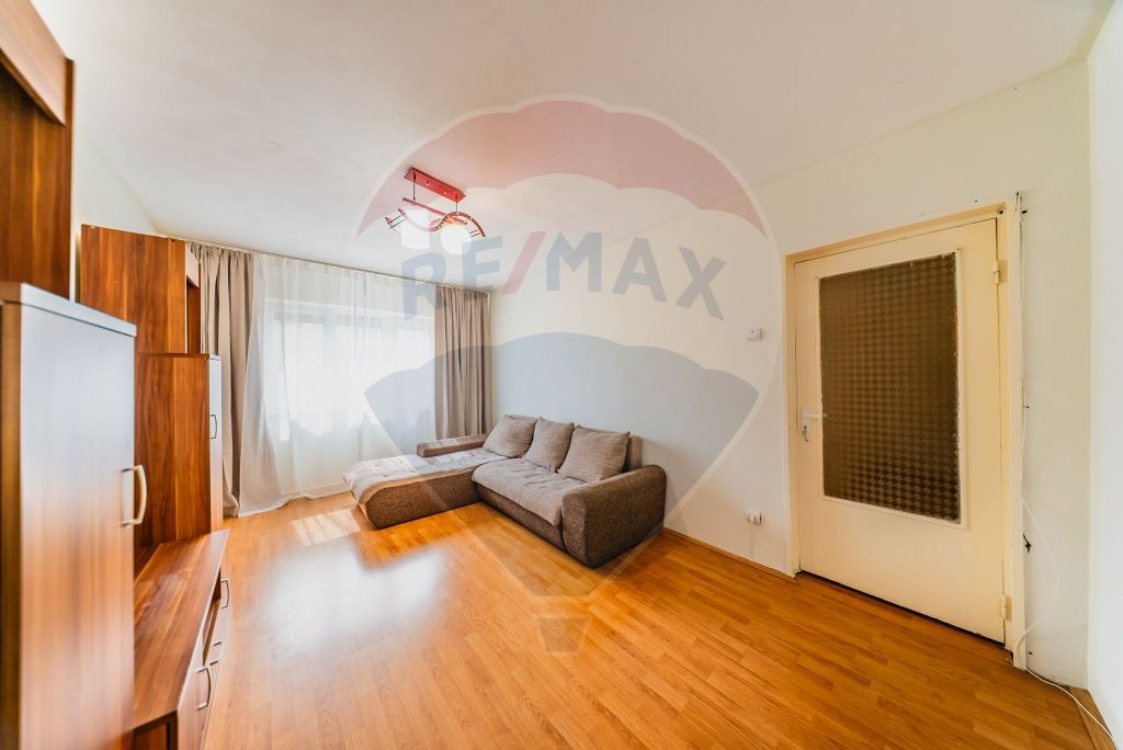 Apartament cu 3 camere de închiriat în zona Fortuna
