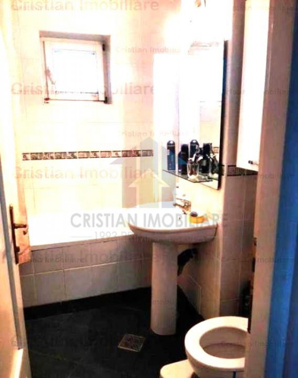 FOARTE MARE 80 mp 3 cam conf1 etaj mijloc cu lift Calarasi I