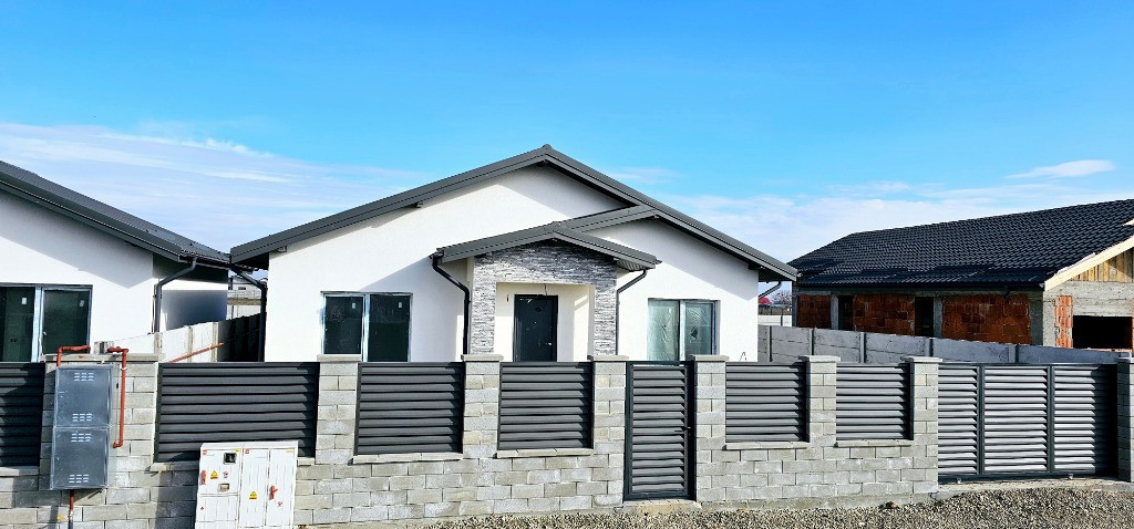 Casa pe parter+pod 3 CAMERE/Com.Berceni,Ilfov/COMISION 0 %