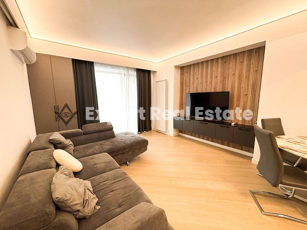 APARTAMENT NOU-MODERN-PIPERA-CORTINA