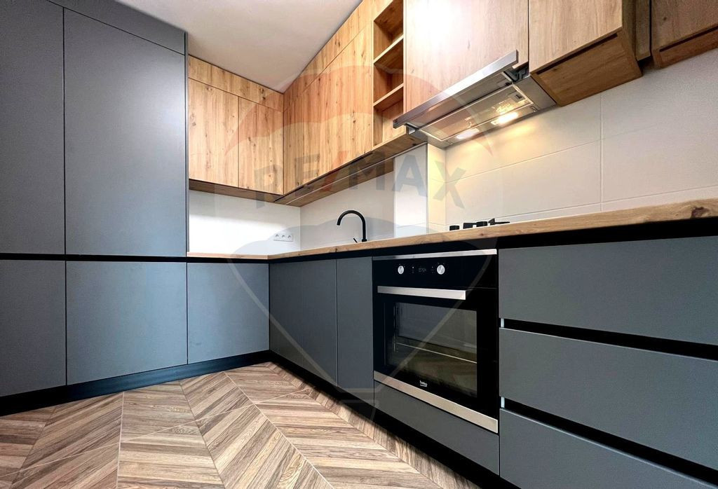 Apartament cu 2 camere, de închiriat, în zona VIVO