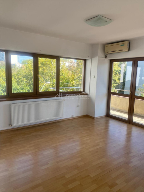 Apartament spatios, 3 Camere, Piata Veteranilor